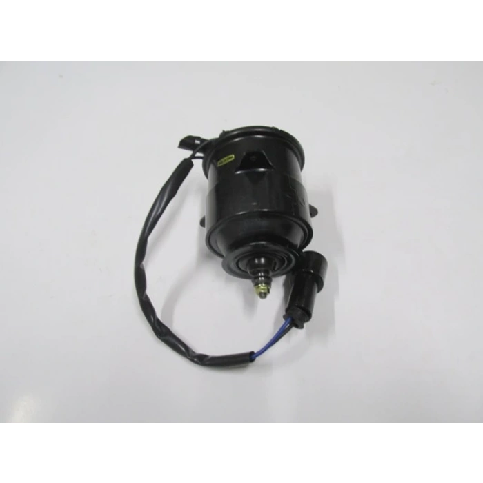 mazda 323- hb- 1990-1995  fan motoru 3 bağlantılı büyük tıp (oval) Oem No (F20115150A)