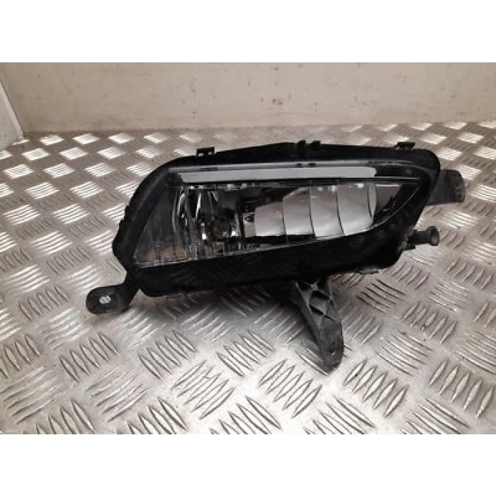 opel astra- k- hb- 2016-2019  sis lambası sol (e marklı)(tw) Oem No (13401153)