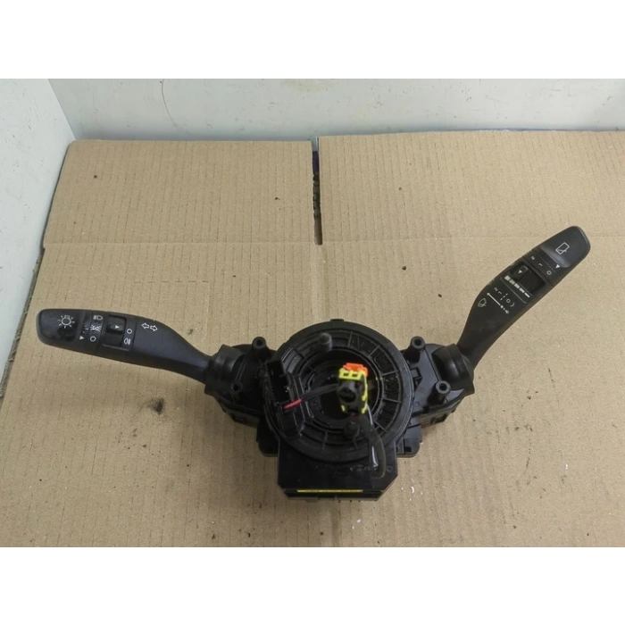 kia cerato 2016-2018 arka sağ tampon reflektörü Oem No (92406A7500)