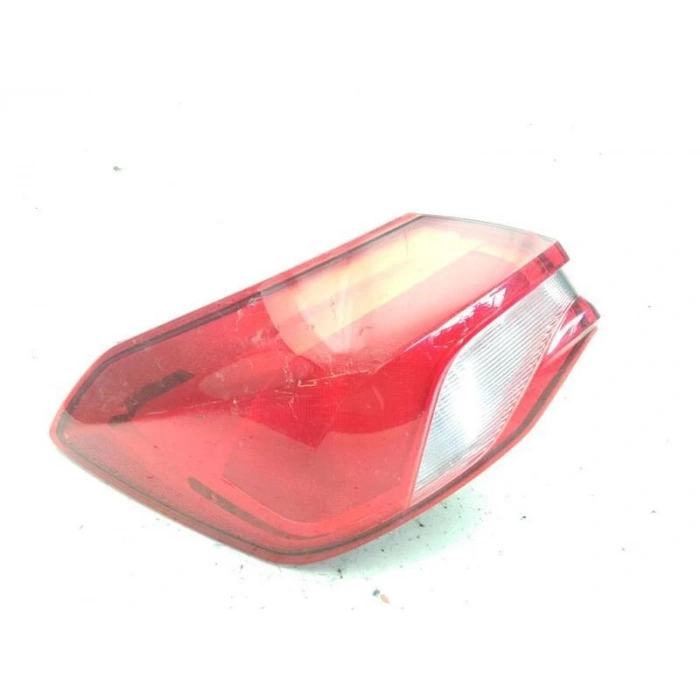 Ford Focus 2018-2022 Stop Lambası Dış Sağ H.Back Ledsiz Oem No (JX7B13404CG)