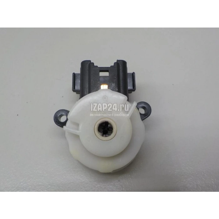 VW Golf1-Golf2 1978-1991 Kontak Göbeği Oem No (321905851D)