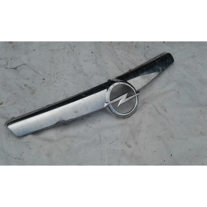 opel astra- h- sd/hb- 2007-2014  ön panjur alt nikelajı (tw) Oem No (13225795)