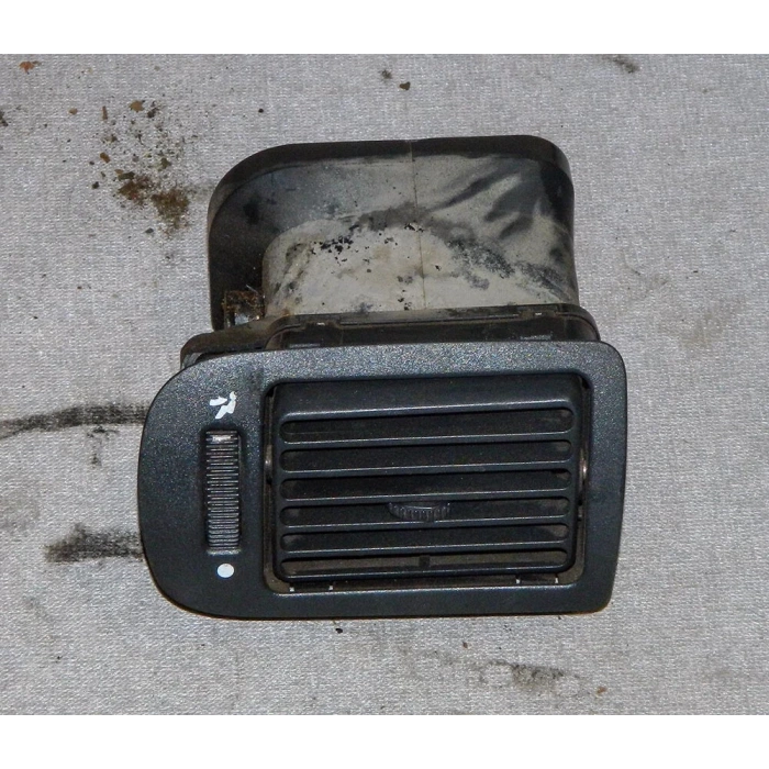 Fiat Albea / Palio 2003- Torpido Havalandırma Izgarası Sağ Oem No (715198000)