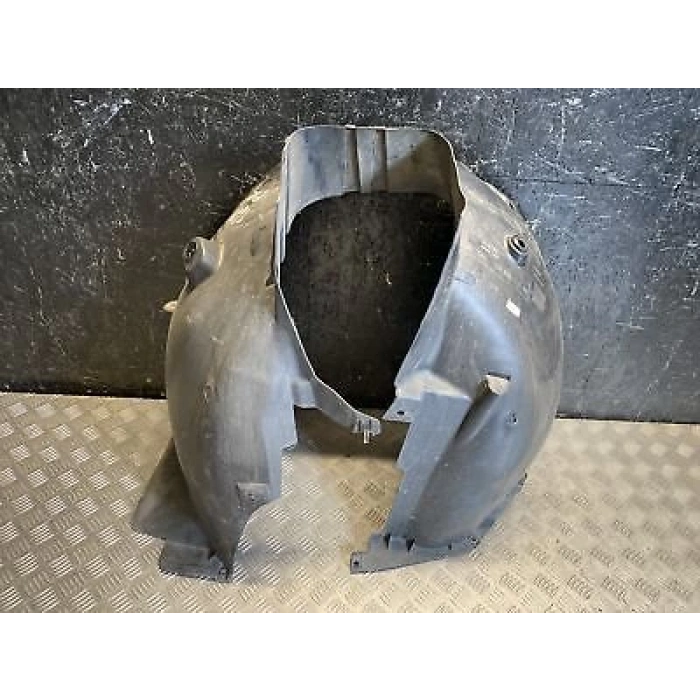 opel combo- 2024-2025  ön çamurluk davlumbazı sağ Oem No (9817398680)