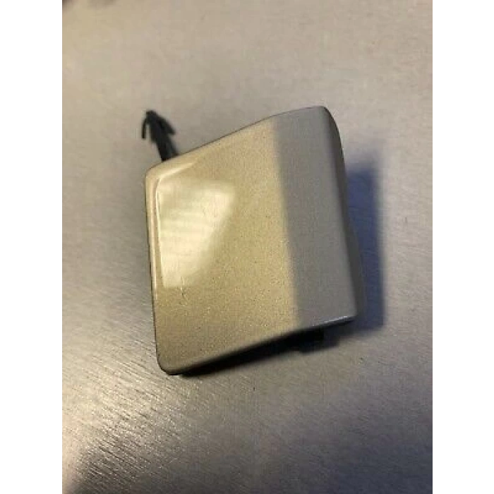 Renault Clio IV 2012- Çeki Demir Kapağı Arka Oem No (511658538R)