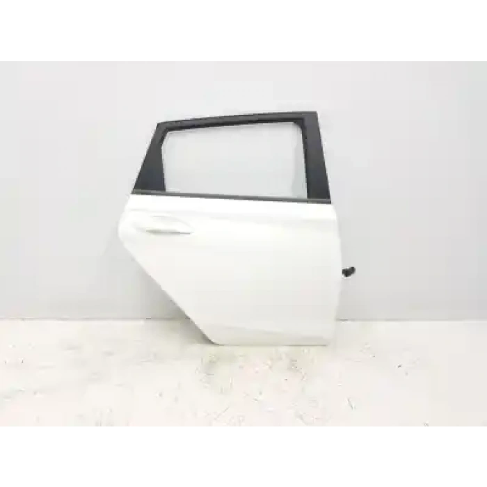 Kia Picanto 2017 sonrası sağ arka kapı Oem No (77004G6000)