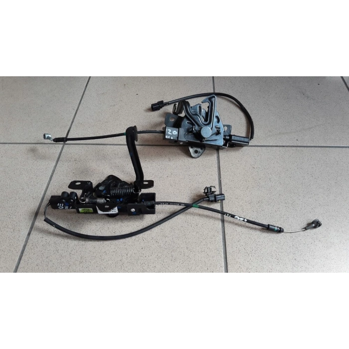 Hyundai i20 2015-2018 kaput izolatörü Oem No (81125C8000)