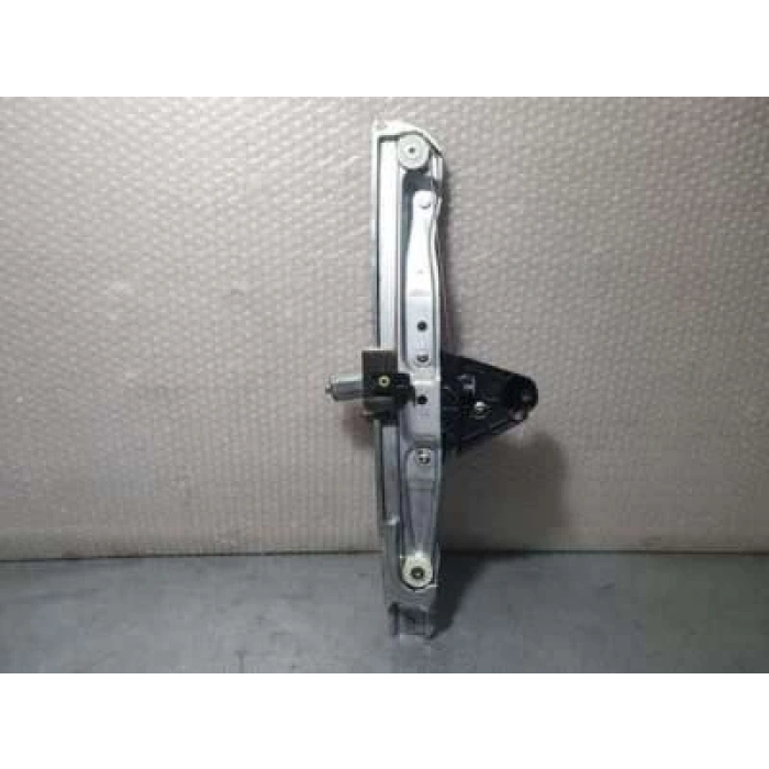 Dacia Sandero III Sağ Arka Cam Krikosu (Orijinal Ürün Natural Kutu) Oem No (827207471R)