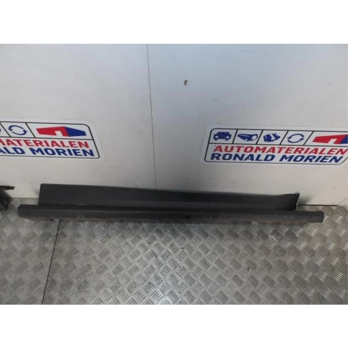 Ford Courier 2014 Marşpiyel Bakaliti Siyah Sol Ön Oem No (ET7610155AF)