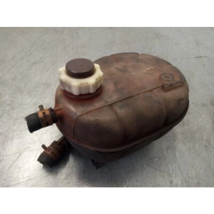 Renault Kangoo / Renault Clio 2 1.4 8V E7J Yedek Su Depo Hortumu Oem No (7700834888)