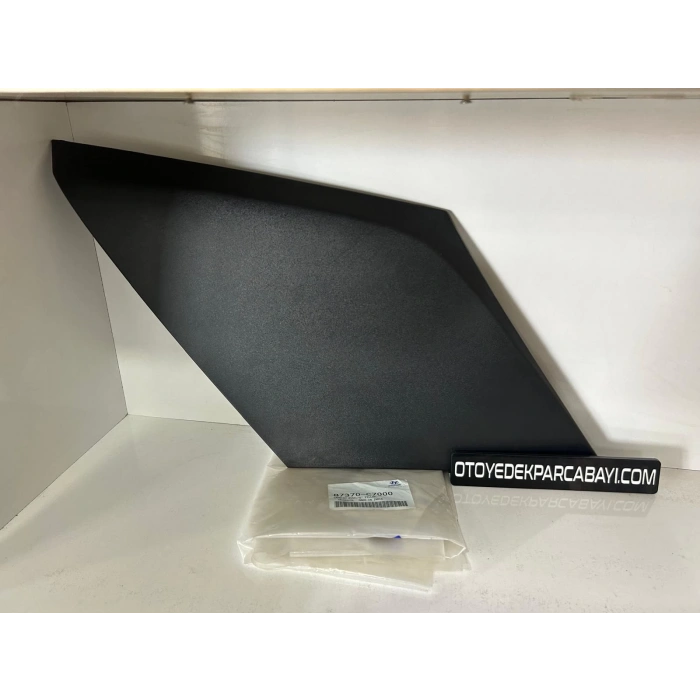 Hyundai i20 2015-2018 C Sütun Direk Bakalit Sağ Oem No (87370C8000)