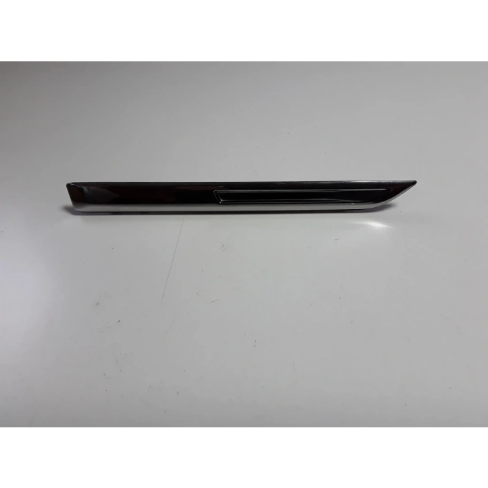 Megane Ön Çamurluk Bandı Siyah Sağ 2016- Oem No (990425039R)