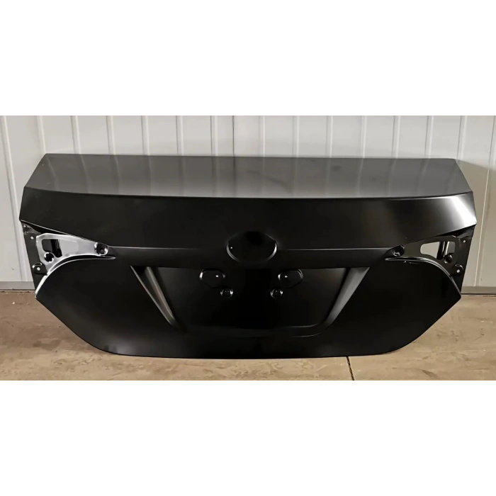 Toyota Corolla 2013-2015 Bagaj Kapağı Oem No (64401-02D50)