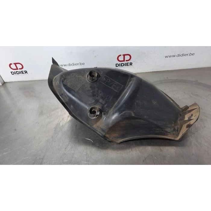 Renault Duster 2010- Arka Çamurluk Davlumbazı Sağ Oem No (767480016R)