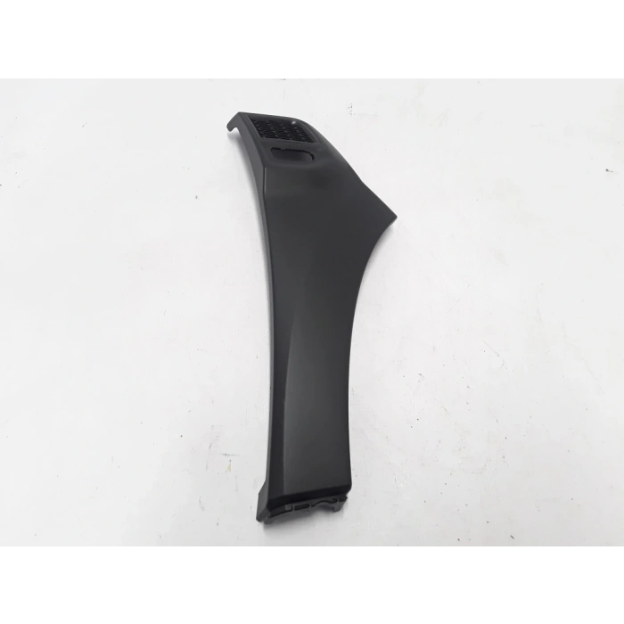 Renault Duster 2017- Ön Çamurluk Bandı Sağ Oem No (638742077R)