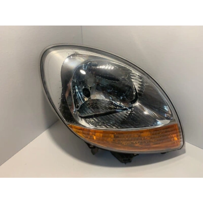 Kangoo Far Sarı Sinyalli Elektrikli Sağ 2003- Oem No (7701069077)