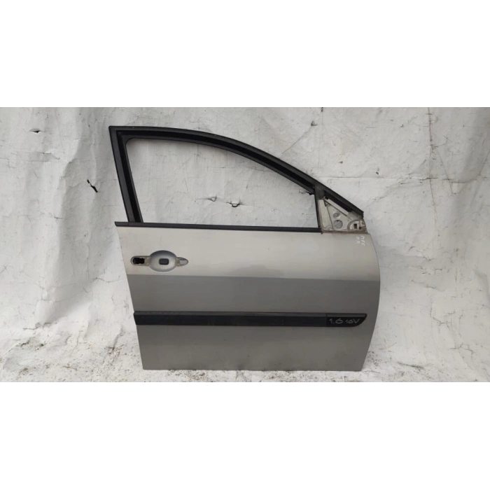 Megane Ön Kapı Sacı Sağ 2003- Oem No (7751473739)