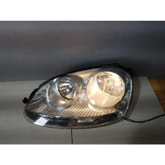 Jetta 2005- Far Sol Oem No (1K6 941 005P)