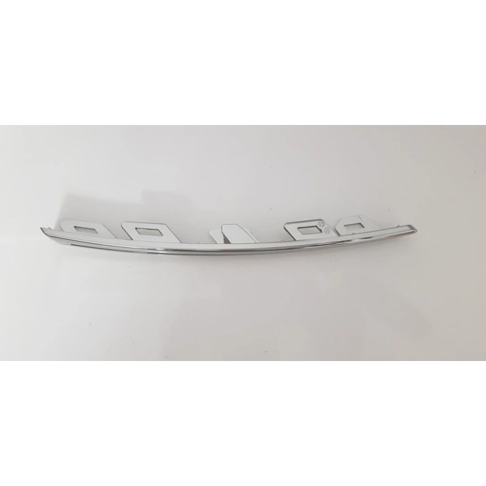 Dacia Sandero Stepway 2020- Ön Tampon Sis Kapak Bandı Nikelaj Sağ Oem No (261A34615R)