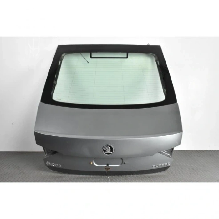 Superb 2015- Bagaj Kapağı Oem No (3V5827023D)