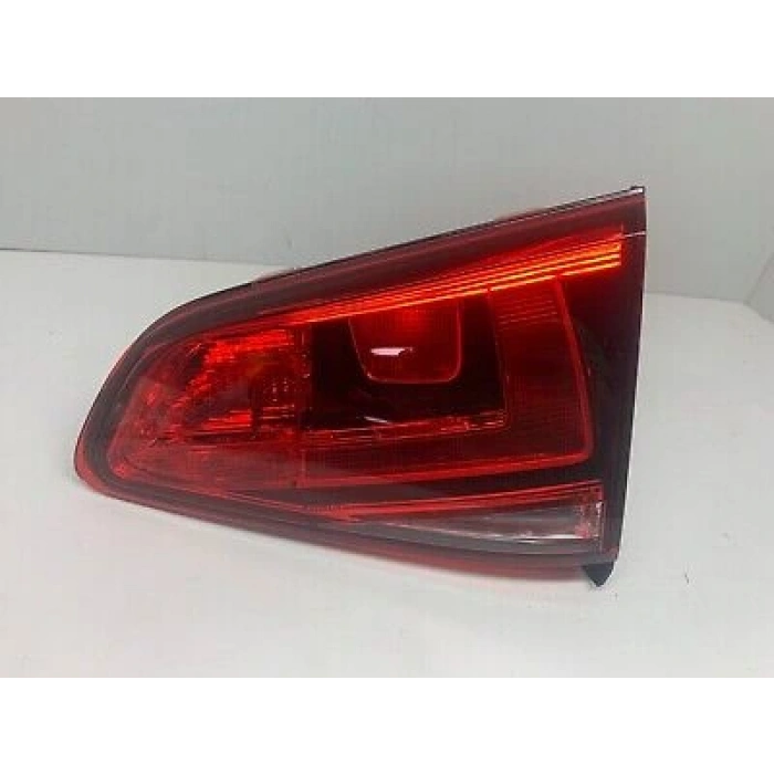 Golf Vıı 2012- Stop Lambası İç Kırmızı - Siyah Sağ Oem No (5G0945094Ae)