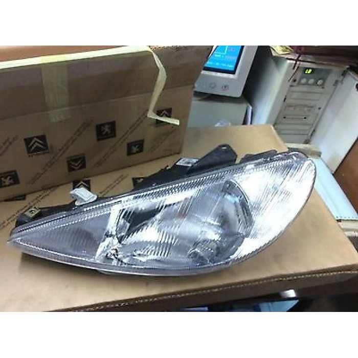 Peugeot 206 1998- Far Sol Oem No (6204S7)