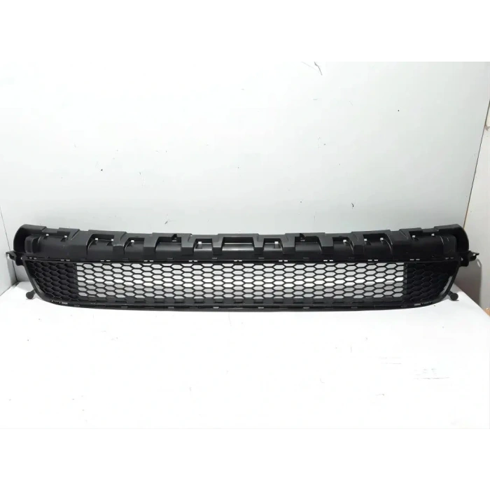 Traffıc 2014- Ön Tampon Panjuru Oem No (622544919R)