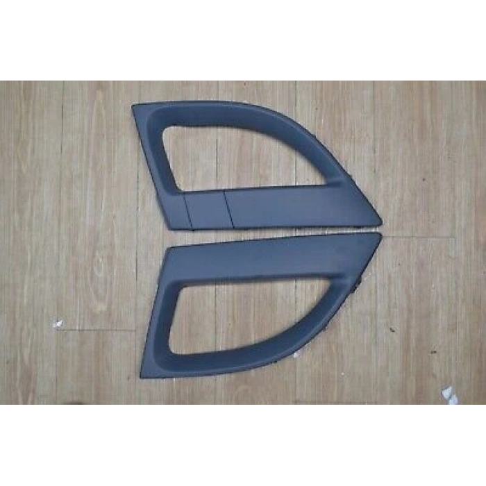 Scenic 2009- Ön Tampon Sis Çerçevesi Gri Sağ Oem No (623848430R)