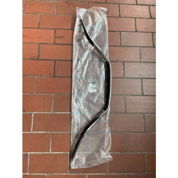 Kadjar Ön Panjur Alt Nikelajı 2016- Oem No (623856800R)