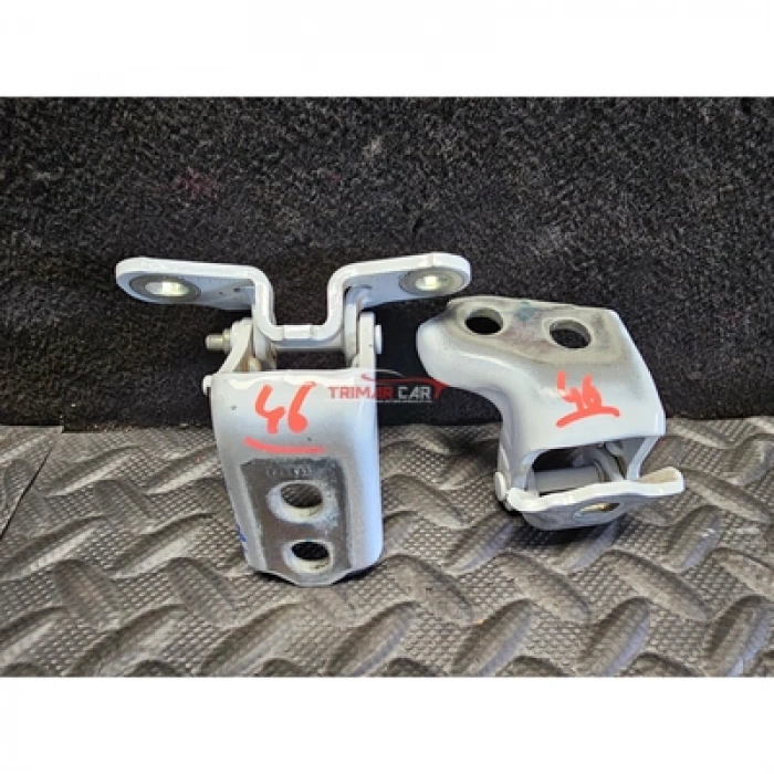 Clio Ön Kapı Menteşesi Üst Sol Hatchback 2019- Oem No (804004475R)