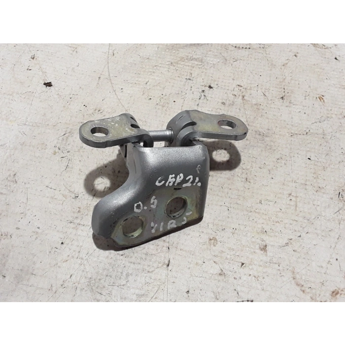 Clio Arka Kapı Menteşesi Üst Sağ Hatchback 2019- Oem No (804007332R)