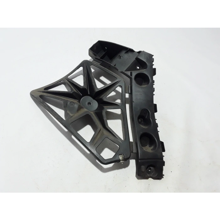 Scenic 2009- Arka Tampon İç Braketi Sağ Oem No (850440007R)
