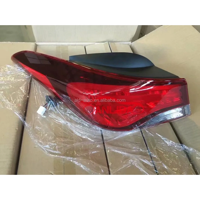 Elantra 2014- Stop Dış Sağ Oem No (92402-3X210)