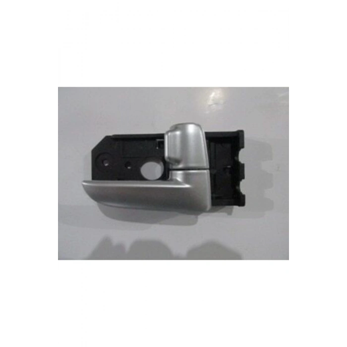 2004-2005 Kia Cerato Ön Kapı Iç Açma Kolu Sağ Siyah (elceği Gümüş Gri) () (adet) (oem No:82620