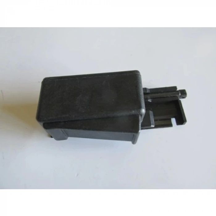 FIAT DOBLO- 06/10; ARKA KAPI CAM KİLİTLEME MANDALI SAĞ (SÜRGÜLÜ KAPI) (Oem No: 55170911)