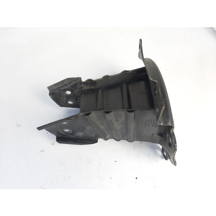 Audi A3 Ön Tampon Darbe Emici Sol 2003- 2009 (Oem No:  8P0807133)