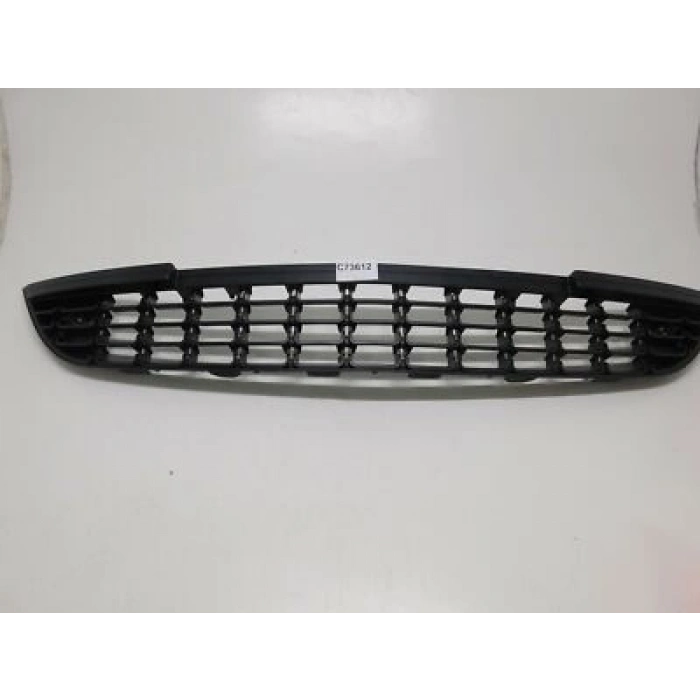 Opel Astra Ön Tampon Panjuru 2010- (Oem No:  13297796)