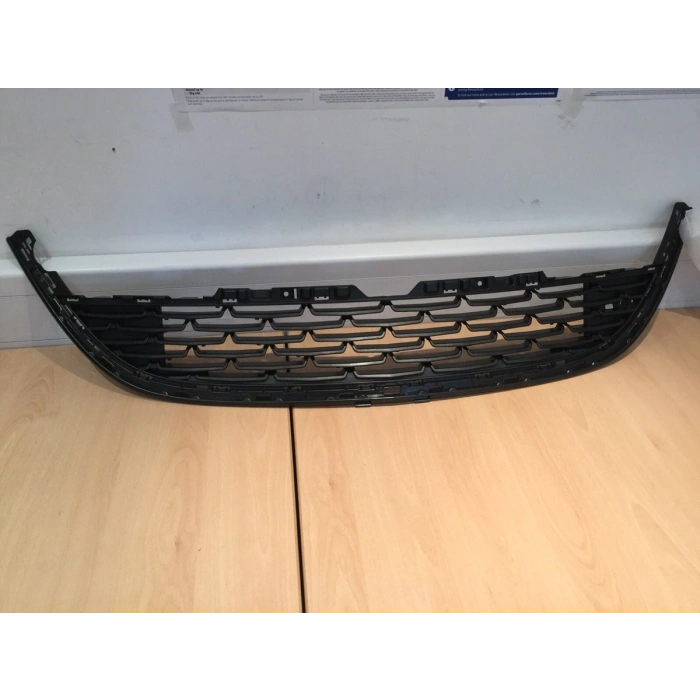Opel Astra J Ön Tampon Panjuru Orta 2012- 2016- (Oem No:  13387326)