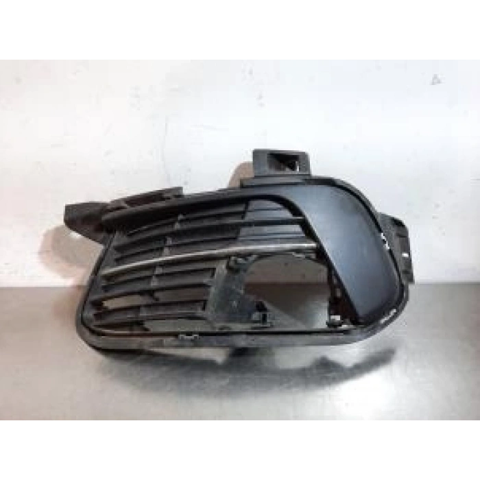 Peugeot 308 Ön Tampon Panjuru Set 2016- (Oem No:  1627661980)