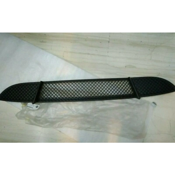 Bmw 1 Serisi Ön Tampon Panjuru Deliksiz 2004- 2007 (Oem No:  51117131690)