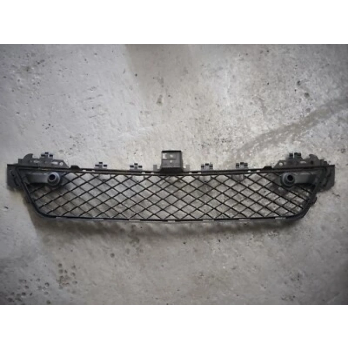 Mercedes C Class Ön Tampon Panjuru Sensör Delikli 2011- (Oem No:  A2048851324)