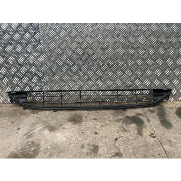 Ford Fiesta 2017-2021 Ön Tampon Panjuru Alt  (Oem No:  H1Bb17K945A1C)