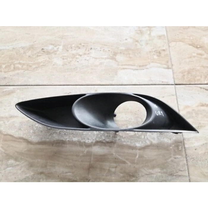 Toyota Auris Sis Lambası Kapapağı Delikli Sağ 2007 2009-  (Oem No:  8148102050)