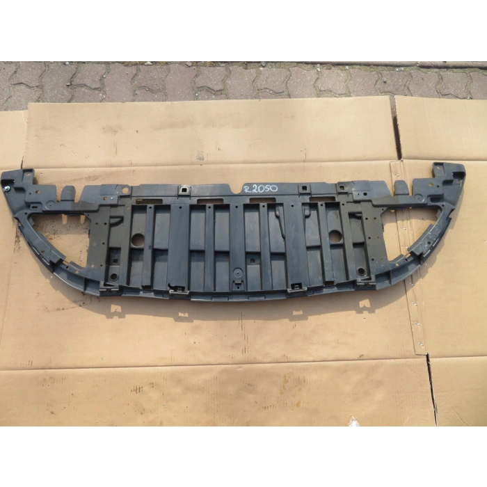 Renault Clio Ön Tampon Alt Koruma Plastiği Hatchback  2012- (Oem No:  622563607R)
