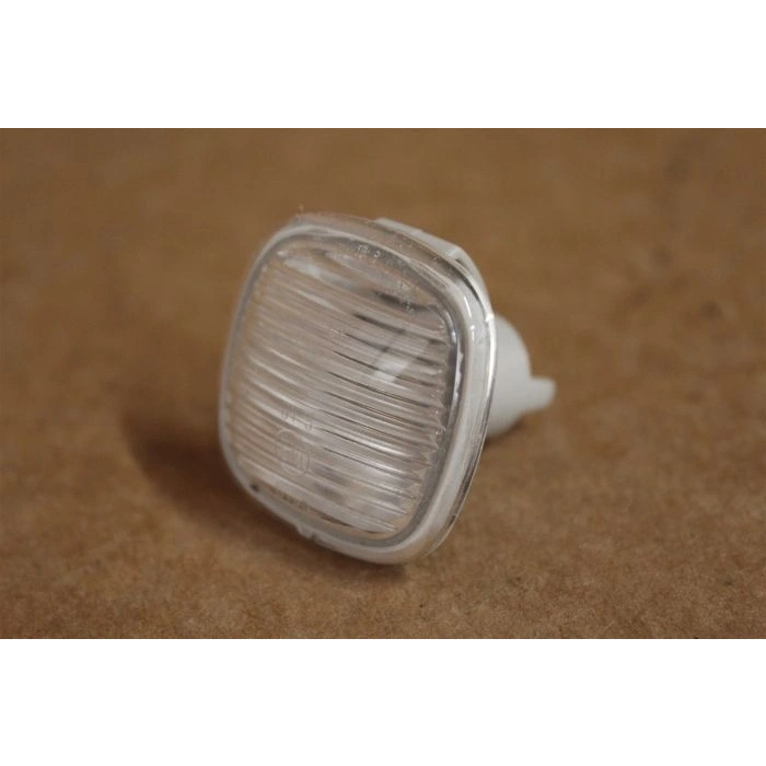 Audi A3 A4 A8 Ön Çamurluk Sinyali Beyaz.97-2000  (Oem No:  4D0949127D)