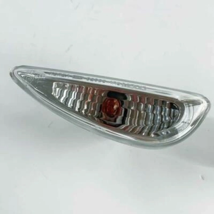 Hyundai Accent Çamurluk Sinyali  Sol 2011--2018 (Oem No:  923031R000)