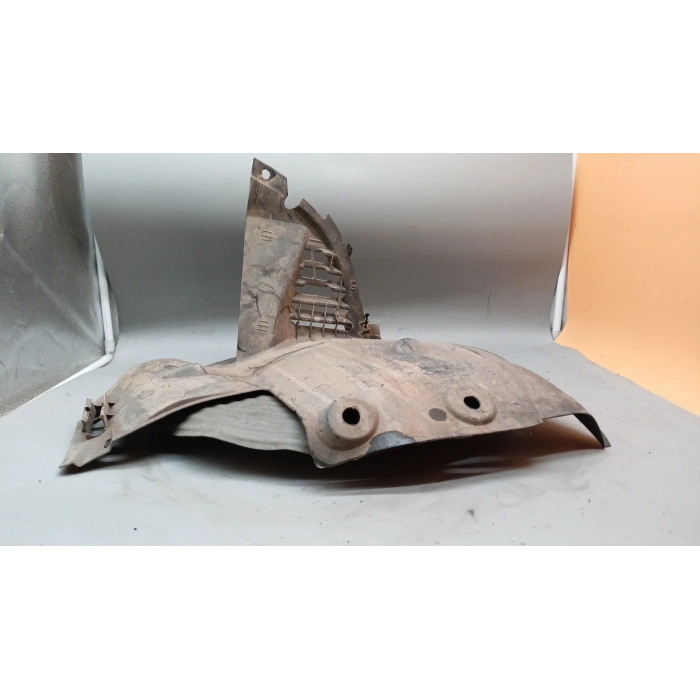 Renault Clio Ön Çamurluk Davlumbazı Sağ 1998-2001 (Oem No:  7700836705)