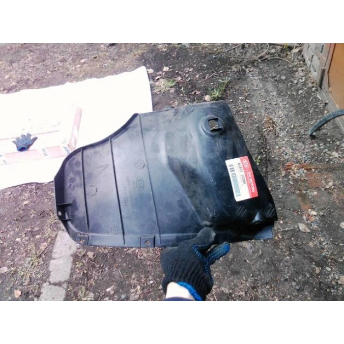 Kia Rio Arka Çamurluk Davlumbazı Sedan . Sağ 2005-- (Oem No:  86822-1G000)