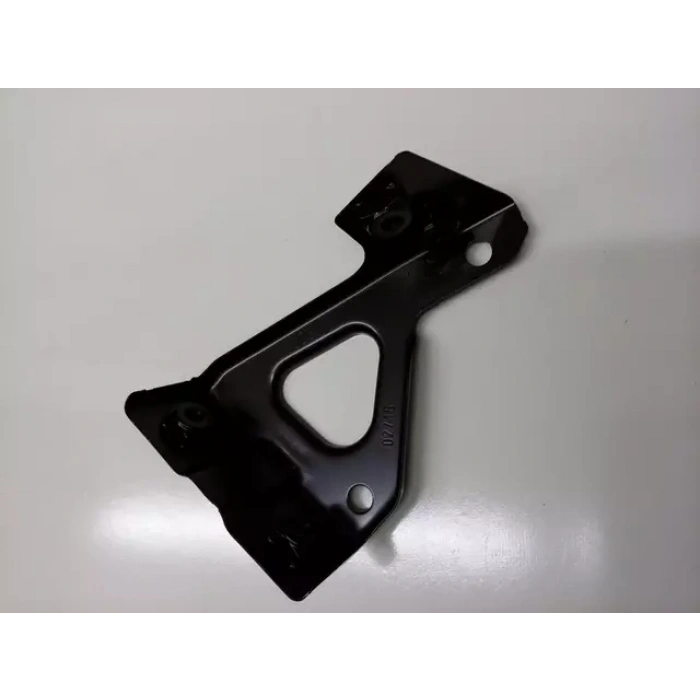 Volkswagen Tiguan Ön Çamurluk Braketi Sağ 2007  (Oem No:  5N0821136)