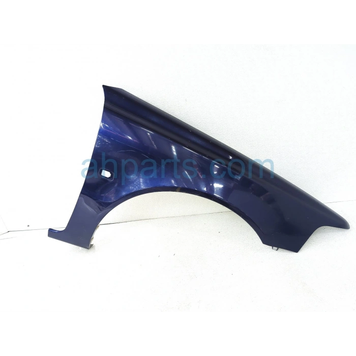 Volvo S40 V40 Ön Çamurluk Delikli Sağ 2001  (Oem No:  30883926)